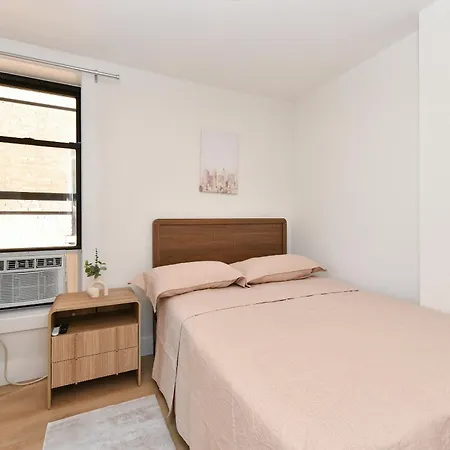 Aparthotel Chic 4br Stay-steps Away From Park 4*