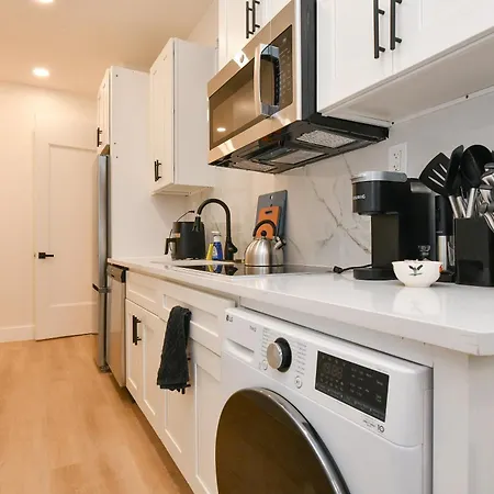Modern 2br Near Park New York
