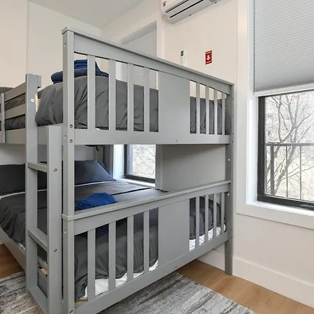 Chic 2br Stay-steps From Park New York