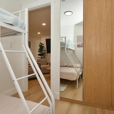 Chic 4br Stay-steps Away From Park