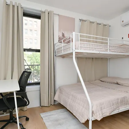 Chic 4br Stay-steps Away From Park Aparthotel New York