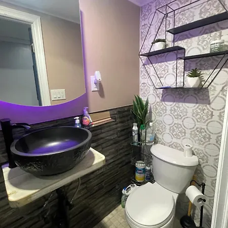 Private Paradise Bk Guest house New York