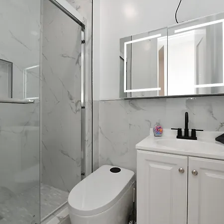 Chic 2br Stay-steps From Park Aparthotel New York