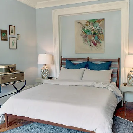 Holiday home Rove Travel - Alderman Terrace - Townhome With Patio New York