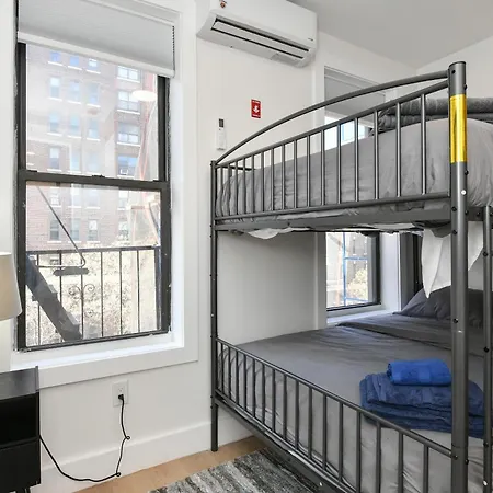 Modern 2br Near Park New York