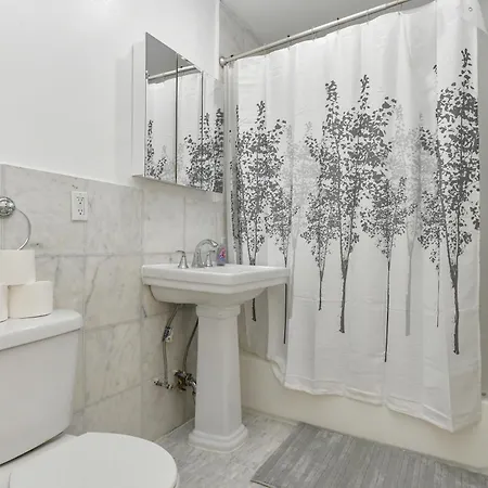 Stylish 2br Retreat North Of Park