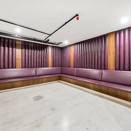 The Landmark By Rove Travel - Townhome With Roof Deck New York