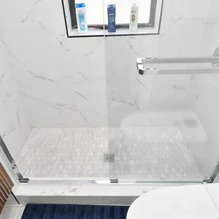 Aparthotel Modern 2br Near Park 2*