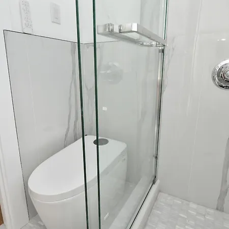 Chic 4br Stay-steps Away From Park 4*