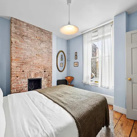 Rove Travel - Alderman Terrace - Townhome With Patio
