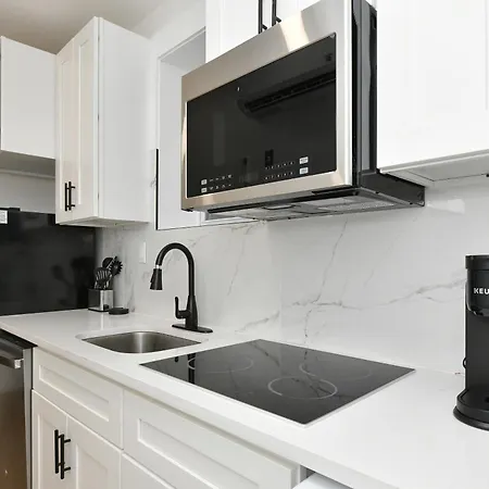 Chic 4br Stay-steps Away From Park