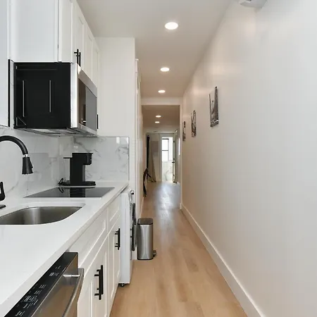 Chic 4br Stay-steps Away From Park 4*