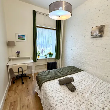Time Square Port Authority Hudson Yard Midtown West Super Convenient 1st Floor 1-bedroom New York