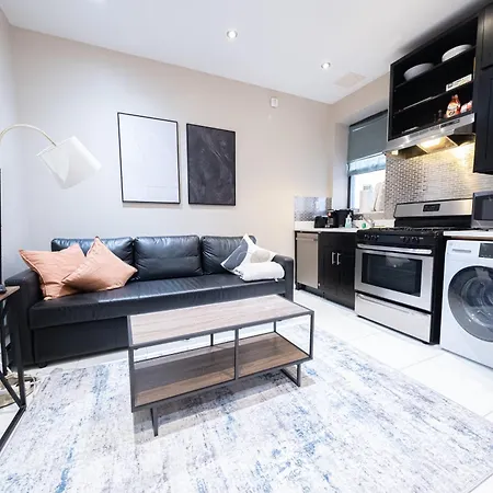Comfy 2 Bedroom On Park West