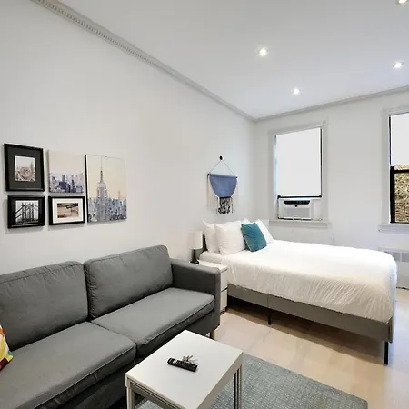 The Yorkville Vibe 8679 Apartment