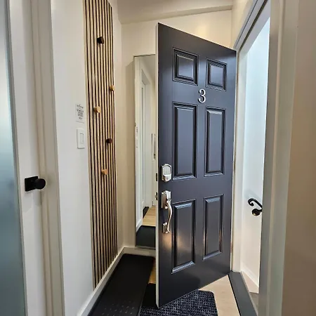Apartment Spacious 2-bedroom Near Subway - Easy Manhattan Access