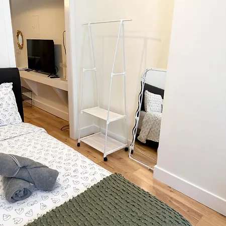 Time Square Port Authority Hudson Yard Midtown West Super Convenient 1st Floor 1-bedroom Apartment New York
