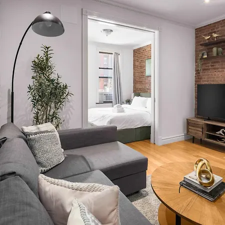 Stylish 2-bedroom In East Village Apartment *