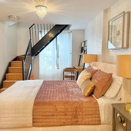 Gorgeous 2 Bedroom 2 Baths Nyc Oasis Apartment *