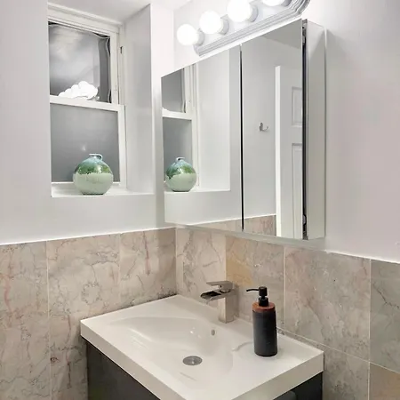 Apartment Gorgeous 2 Bedroom 2 Baths Nyc Oasis