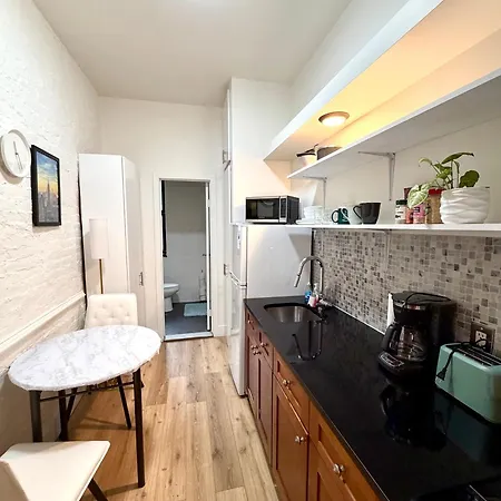 Time Square Port Authority Hudson Yard Midtown West Super Convenient 1st Floor 1-bedroom