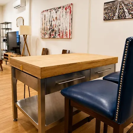 Apartment The Heights Haven, Spacious 6 Bedrooms Townhouse With Patio New York