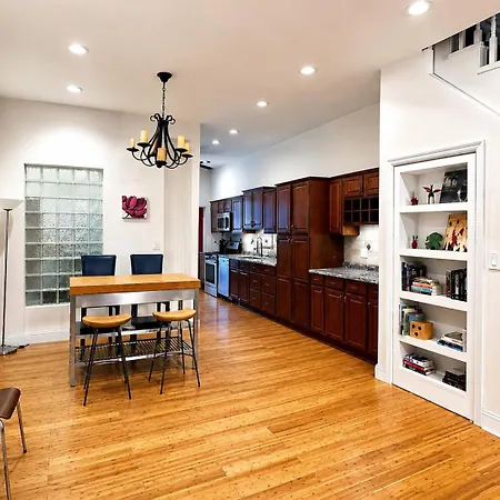 Apartment The Heights Haven, Spacious 6 Bedrooms Townhouse With Patio *