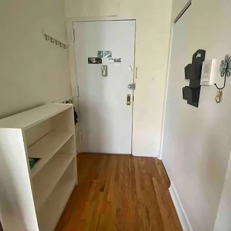 Cozy 2 Bedroom In Manhattan *