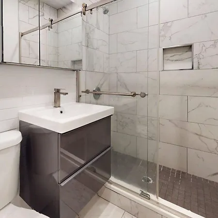 The Lux Lex Vibe 8635 Apartment