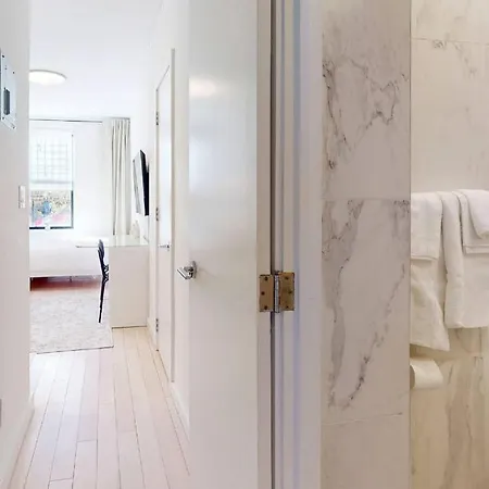 The Chelsea I Vibe 8808 Apartment *