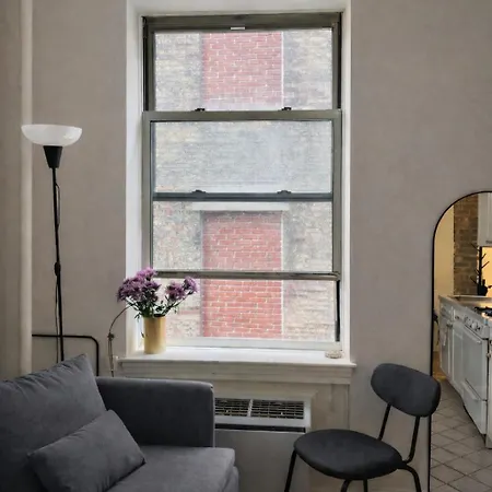 Stylish West Village Gem - Prime Nyc Location Apartment *