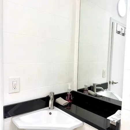 Time Square Port Authority Hudson Yard Midtown West Super Convenient 1st Floor 1-bedroom New York