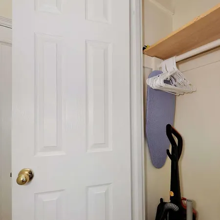 The Clinton Iii Vibe 8618 Apartment *