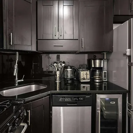 Apartment Stylish 2-bedroom In East Village New York