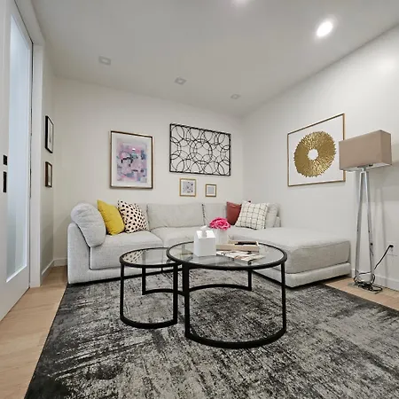 Apartment Spacious 2-bedroom Near Subway - Easy Manhattan Access *