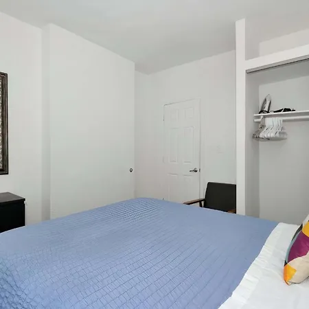 The Arthur V Vibe 8678 Apartment
