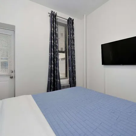 The Arthur Ii Vibe 8667 Apartment