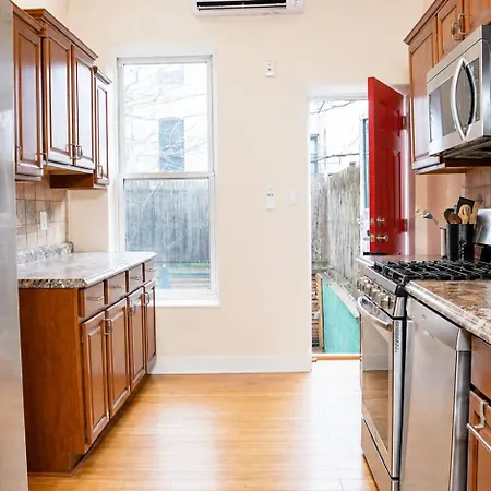 Apartment The Heights Haven, Spacious 6 Bedrooms Townhouse With Patio *