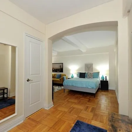 The Sutton Iii Vibe 8655 Apartment