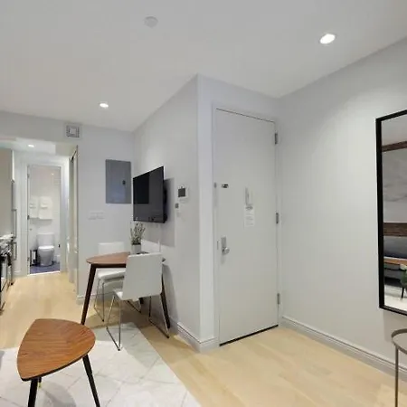 The Luna Vibe 8724 Apartment