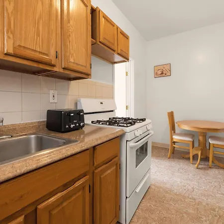 Fully Furnished 1br In Sunnyside - Near Subway Apartment