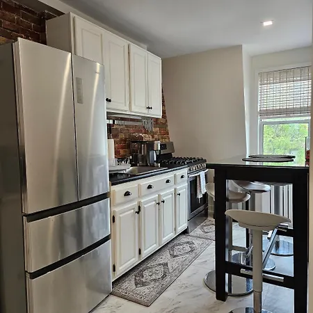 Apartment Spacious 2-bedroom Near Subway - Easy Manhattan Access