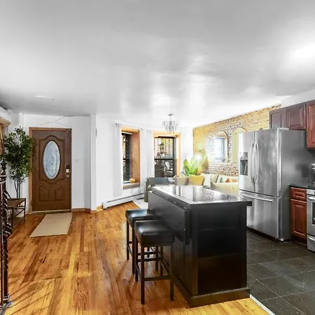 The Boca Abode - 2br 2bth W Jacuzzi Tub & Private Backyard * New York