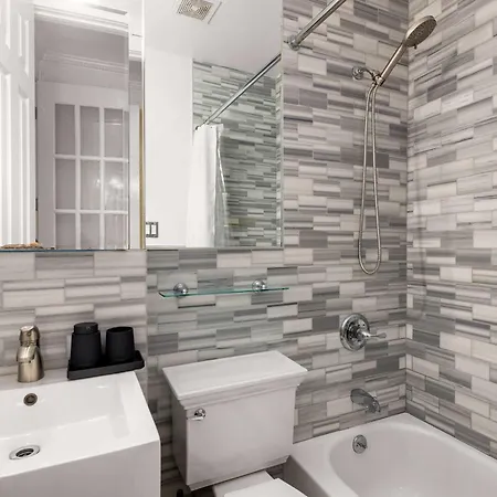 Stylish 2-bedroom In East Village