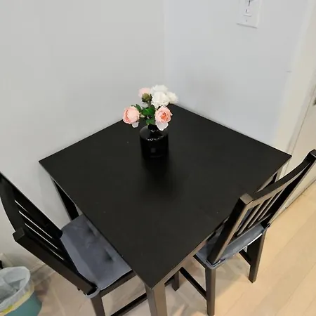 Apartment The Yorkville Vibe 8679