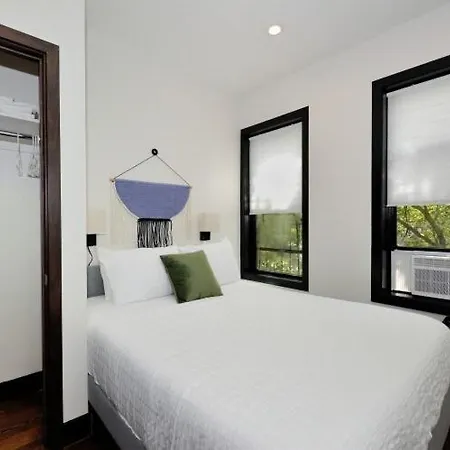 The Madison Vibe 8713 Apartment *