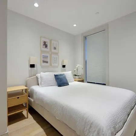 The Luna Vibe 8724 New York