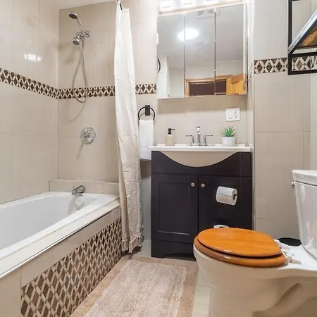Apartment The Boca Abode - 2br 2bth W Jacuzzi Tub & Private Backyard New York