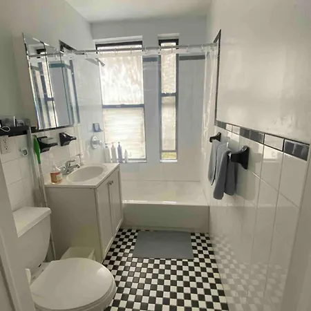 Cozy 2 Bedroom In Manhattan Apartment