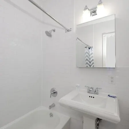 The Lisa Iii Vibe 8735 Apartment